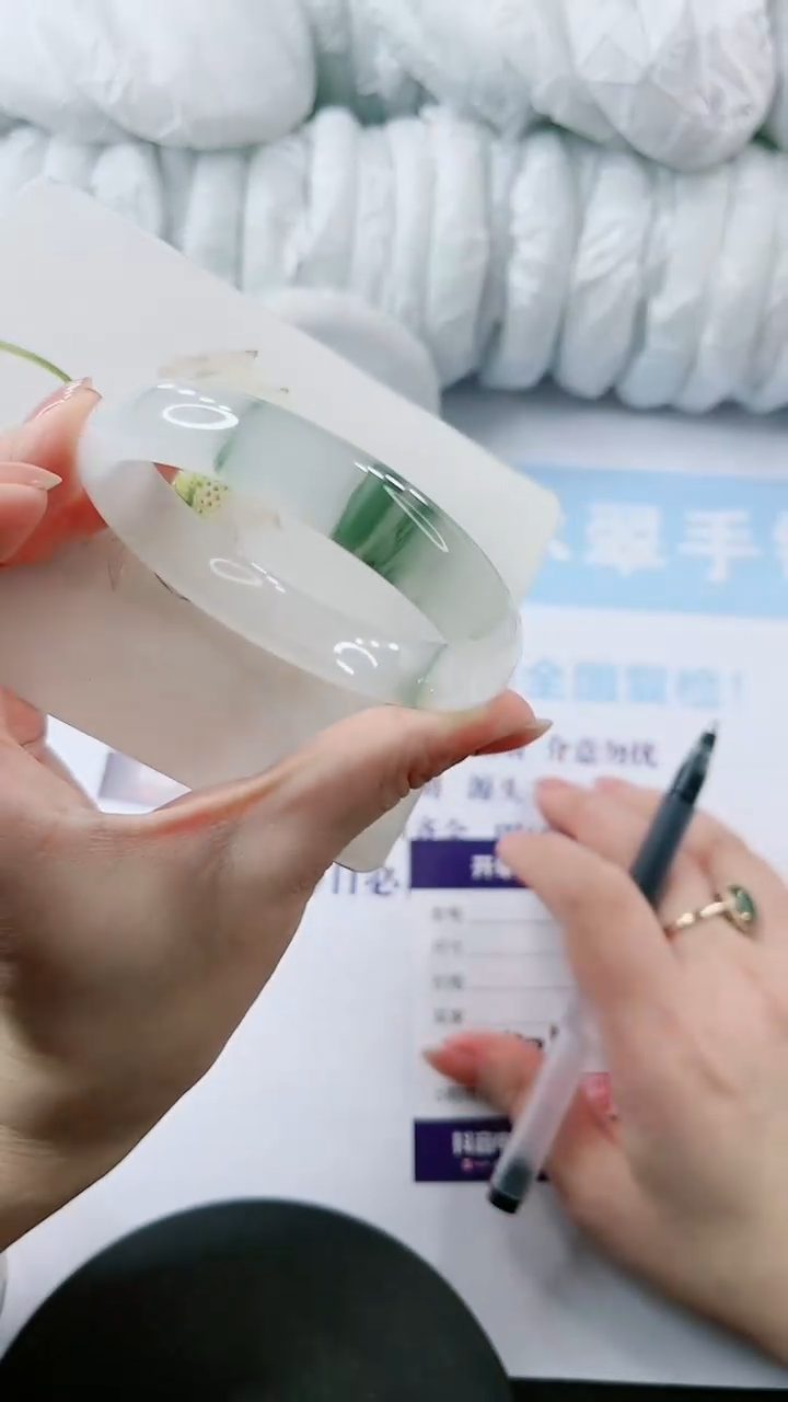 【闪购商品】石英质玉手镯未镶嵌多样性发货L401