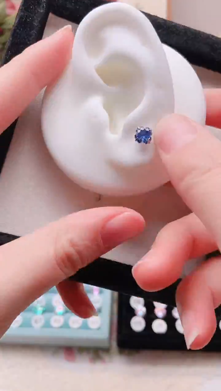 钛钢合金合成立方氧化锆s****）6M四叶草|坦桑蓝6511一只