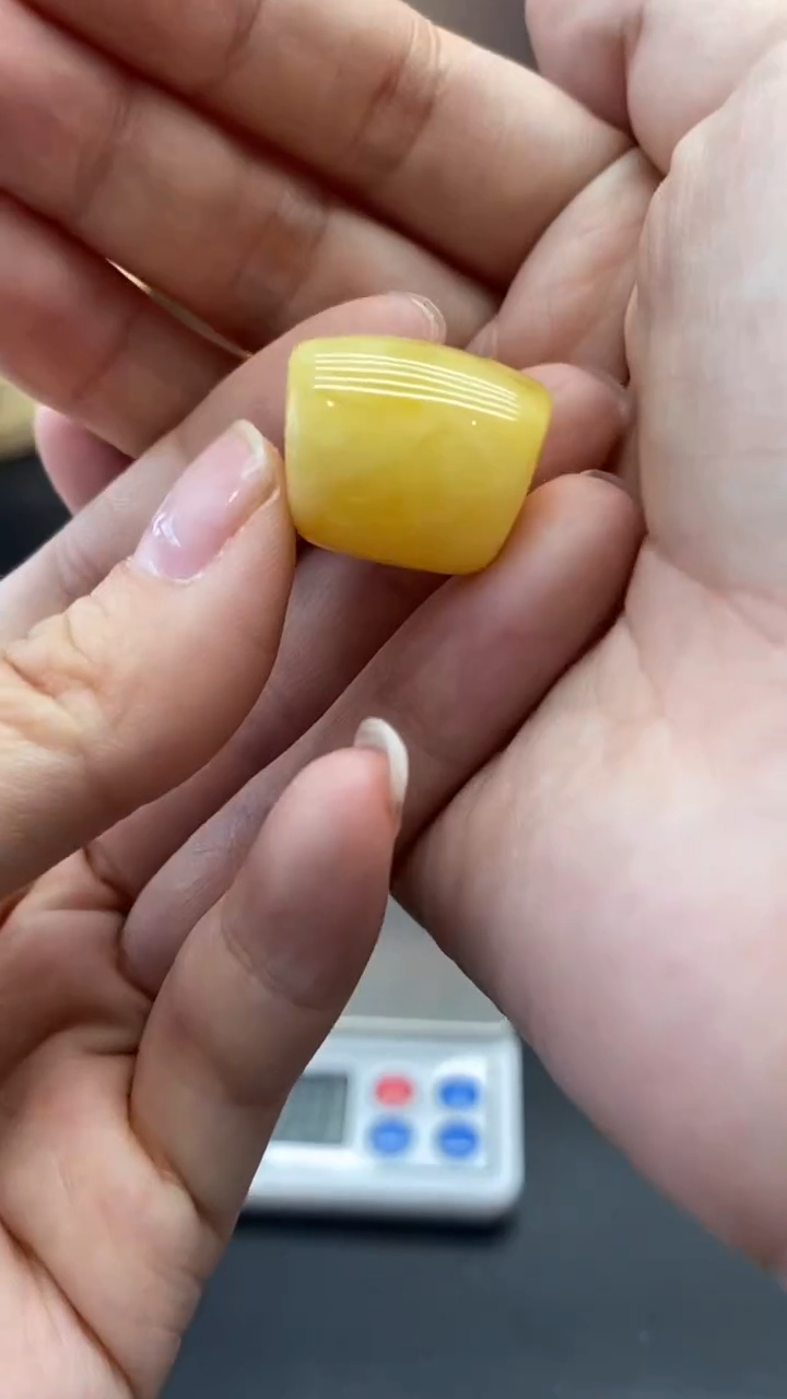 琥珀未镶嵌珠宝奇石2487
