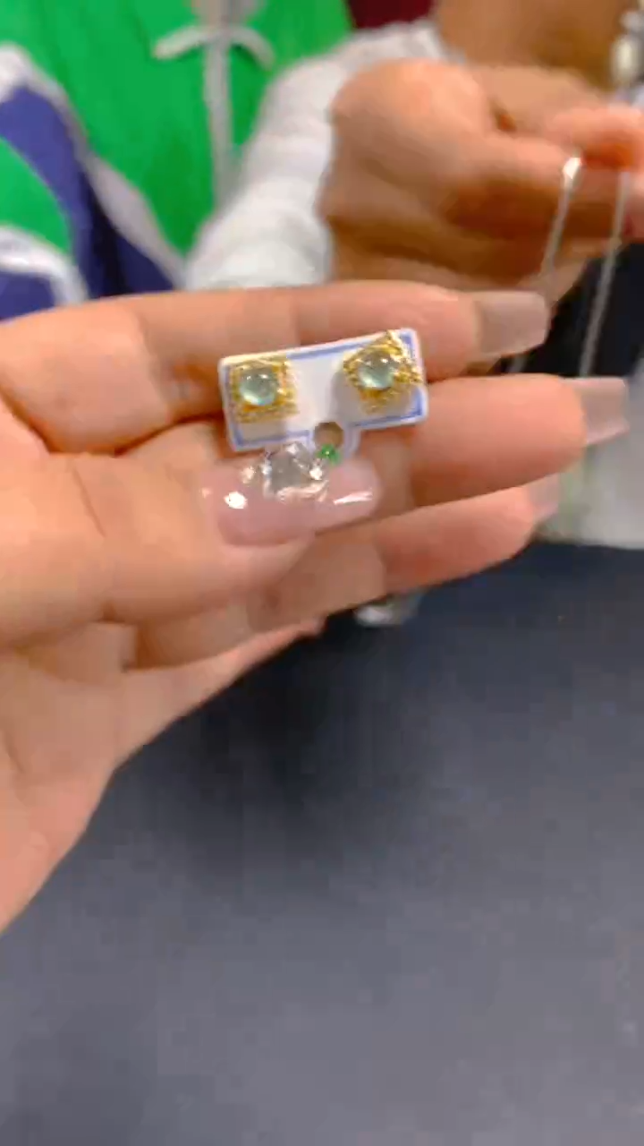 【闪购商品】翡翠耳饰未镶嵌1034435048多样性发其一