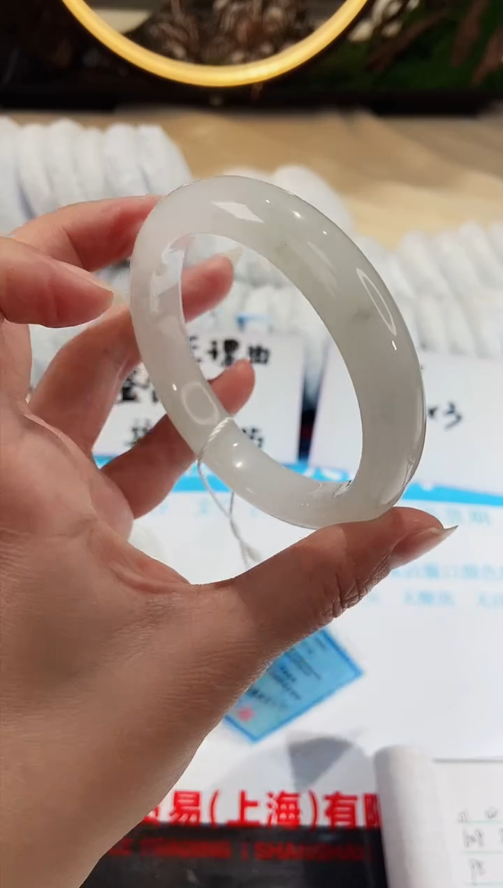 【闪购商品】石英质玉手镯未镶嵌113-60