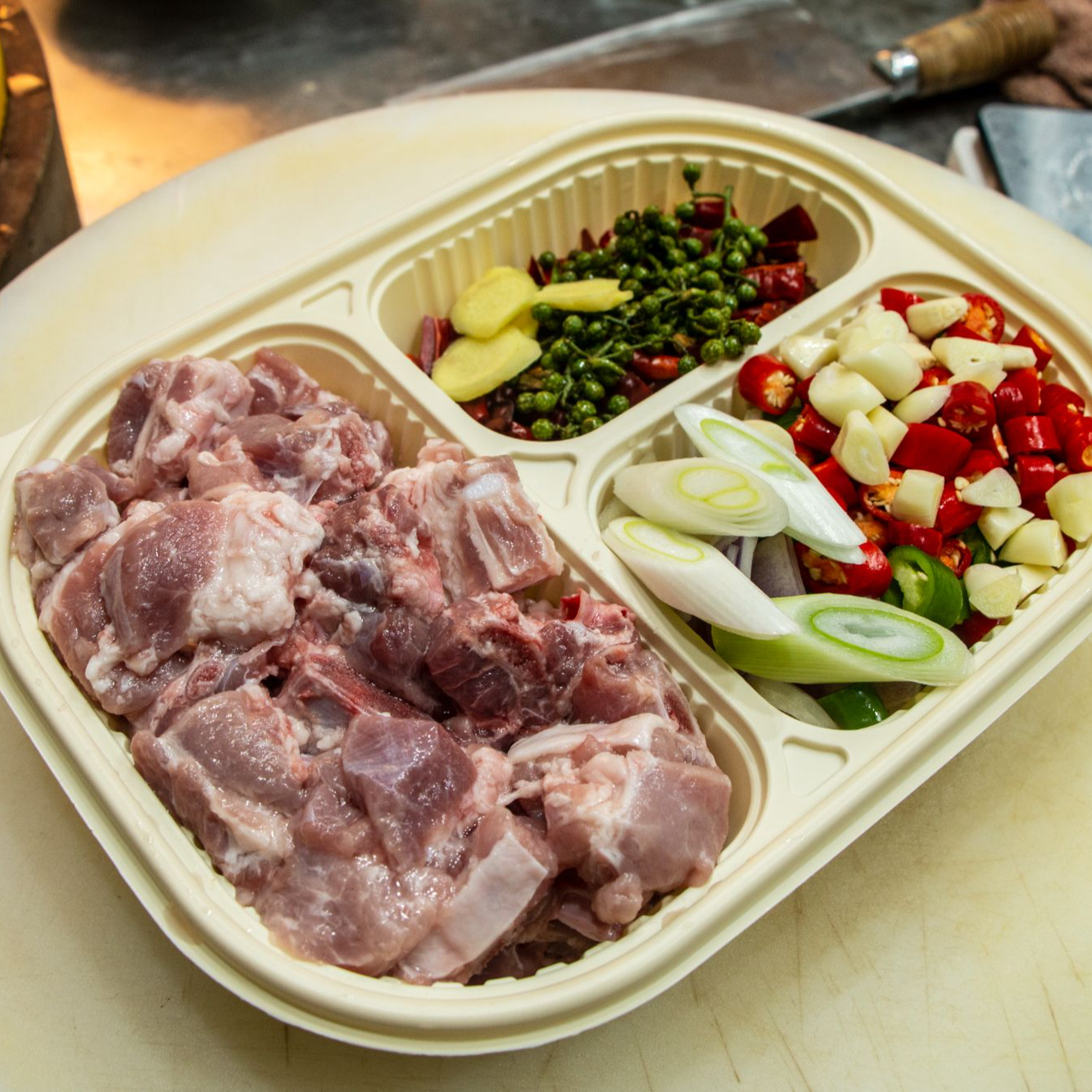 香辣干锅排骨（肋排无龙骨约520g,配4种素菜+配干锅底料）不含脊骨正大排骨