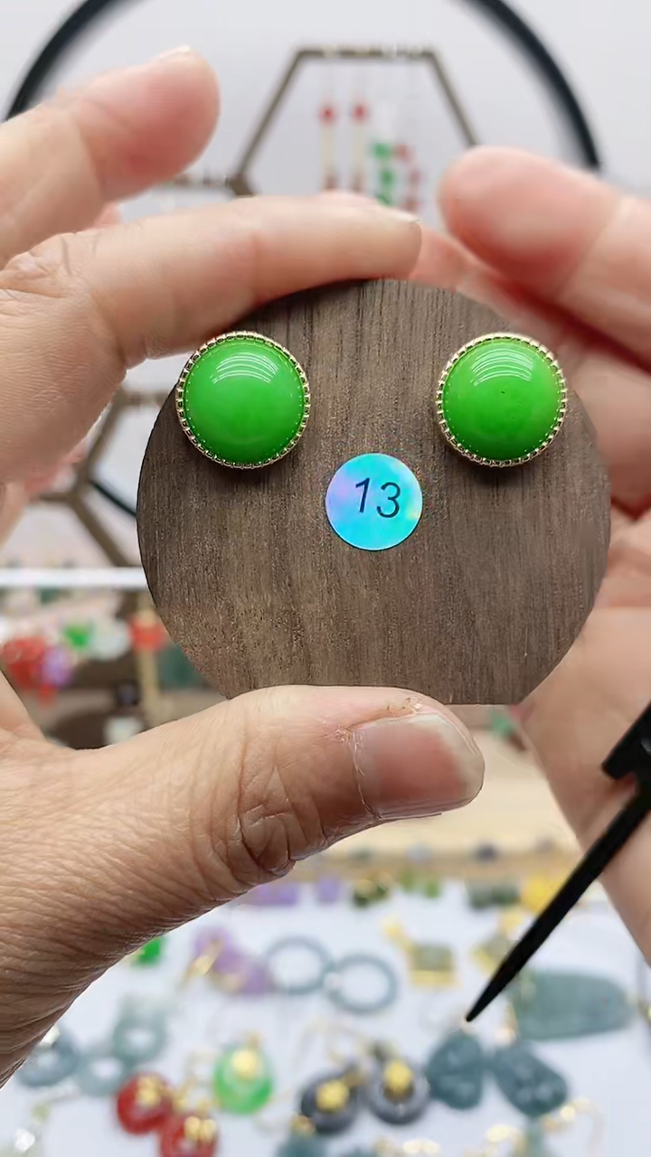 未镶嵌石英质玉（天山翠）耳饰47