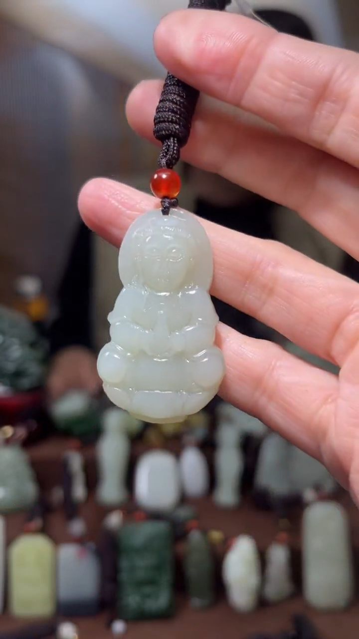 颈饰未镶嵌和田玉`