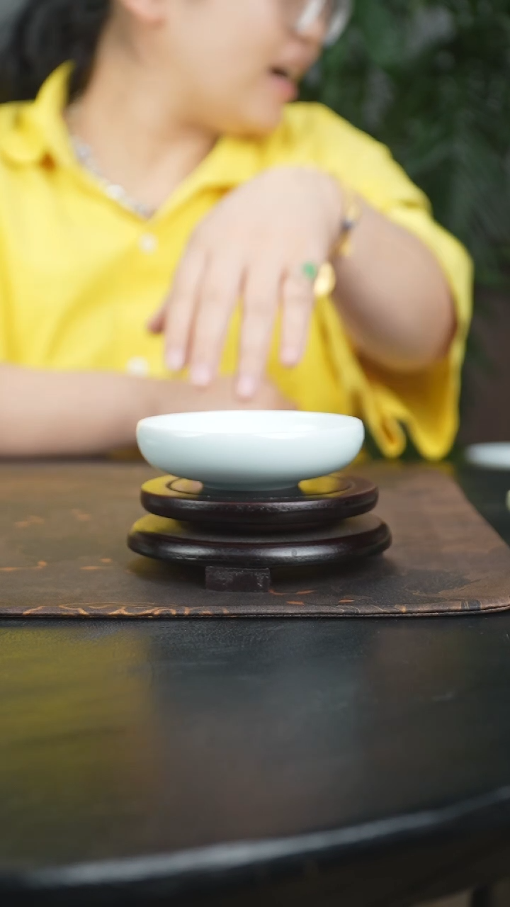 景德镇手工瑄色双色釉杯子