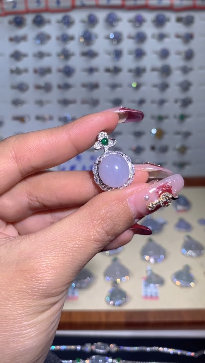 【闪购商品】翡翠吊坠(不含链)银S925镶嵌天然a货翡翠