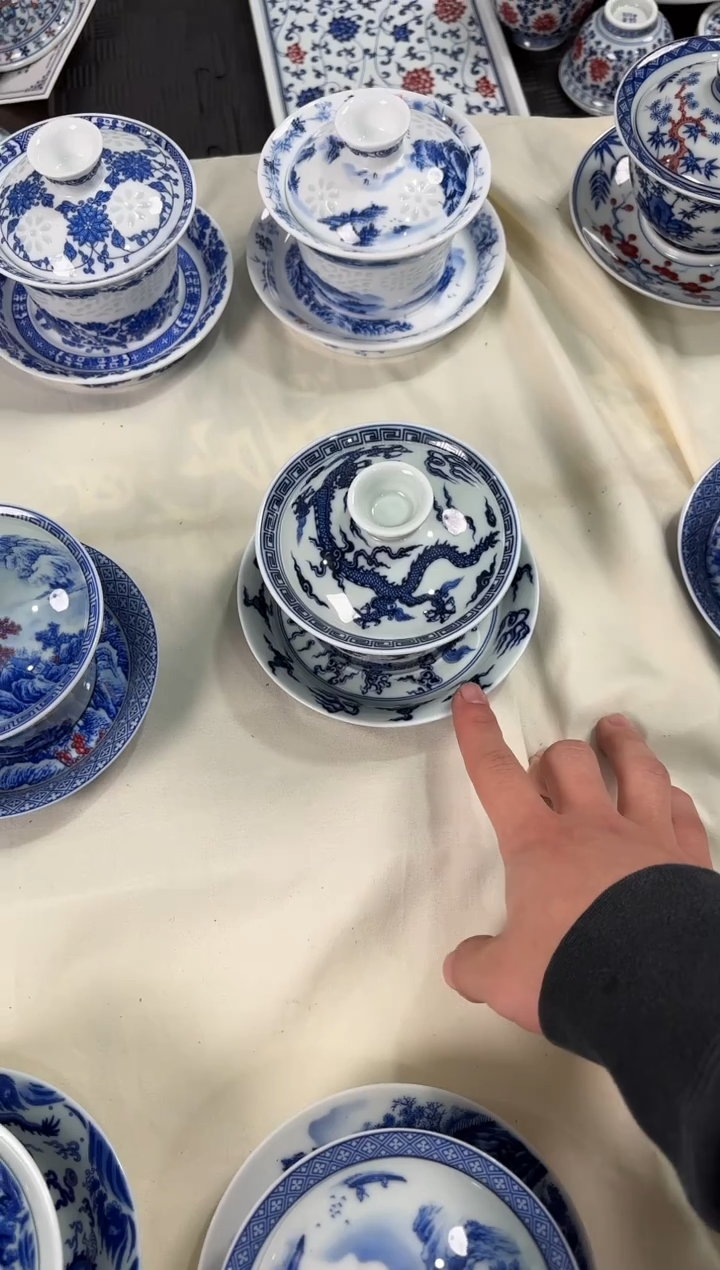 盖碗瓷景德镇陶瓷茶具青花釉里红鱼藻纹压手杯