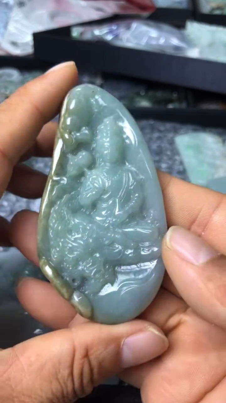吊坠(赠链)未镶嵌翡翠观音