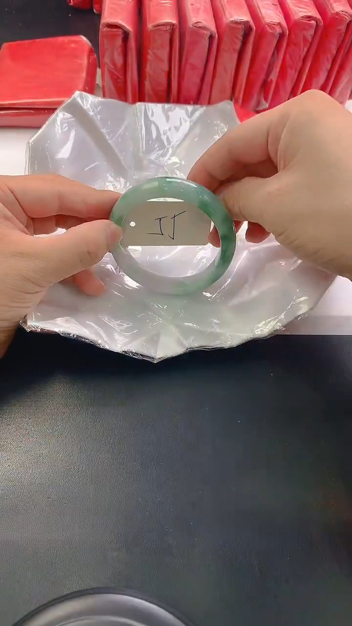 未镶嵌手镯翡翠102