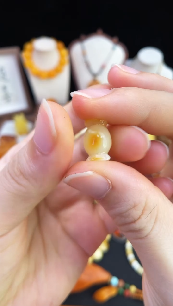 琥珀未镶嵌珠宝奇石柒月