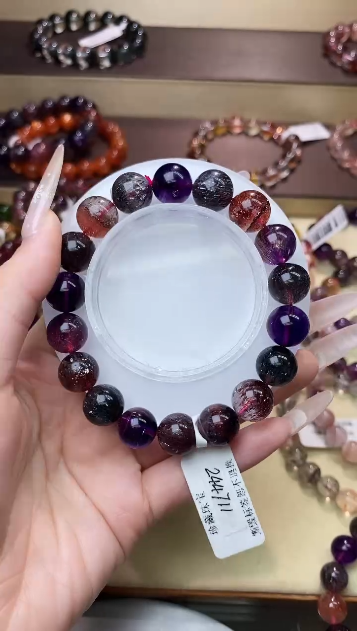 【闪购商品】水晶手链未镶嵌黑加仑超七11m+