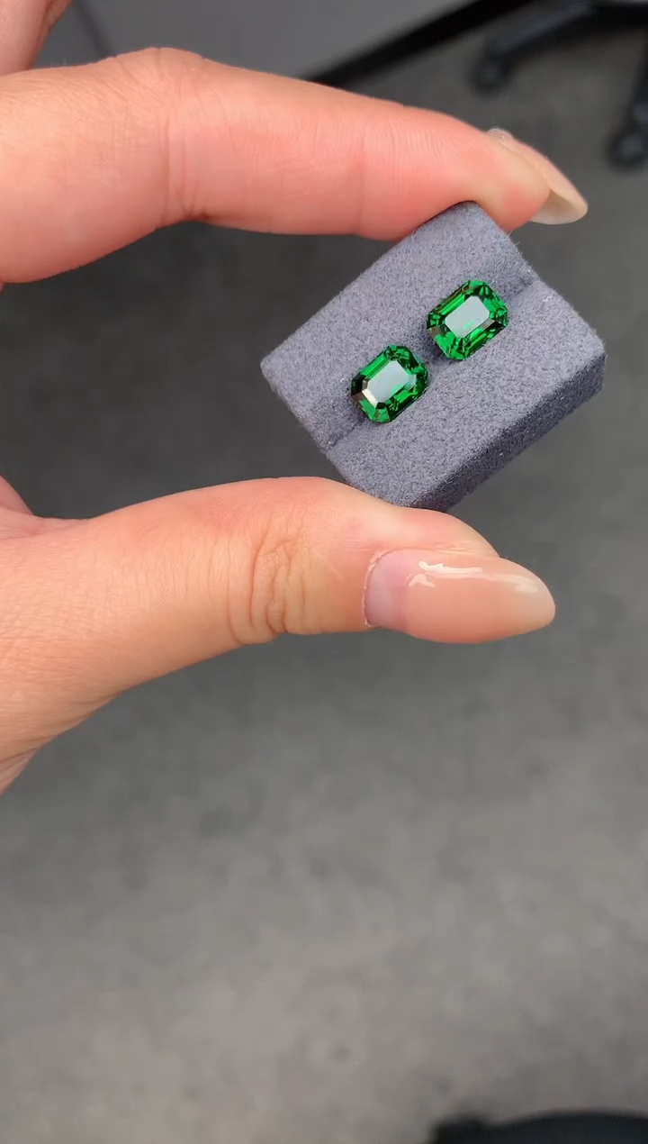 【闪购商品】石榴石裸石未镶嵌4ct沙弗莱配对