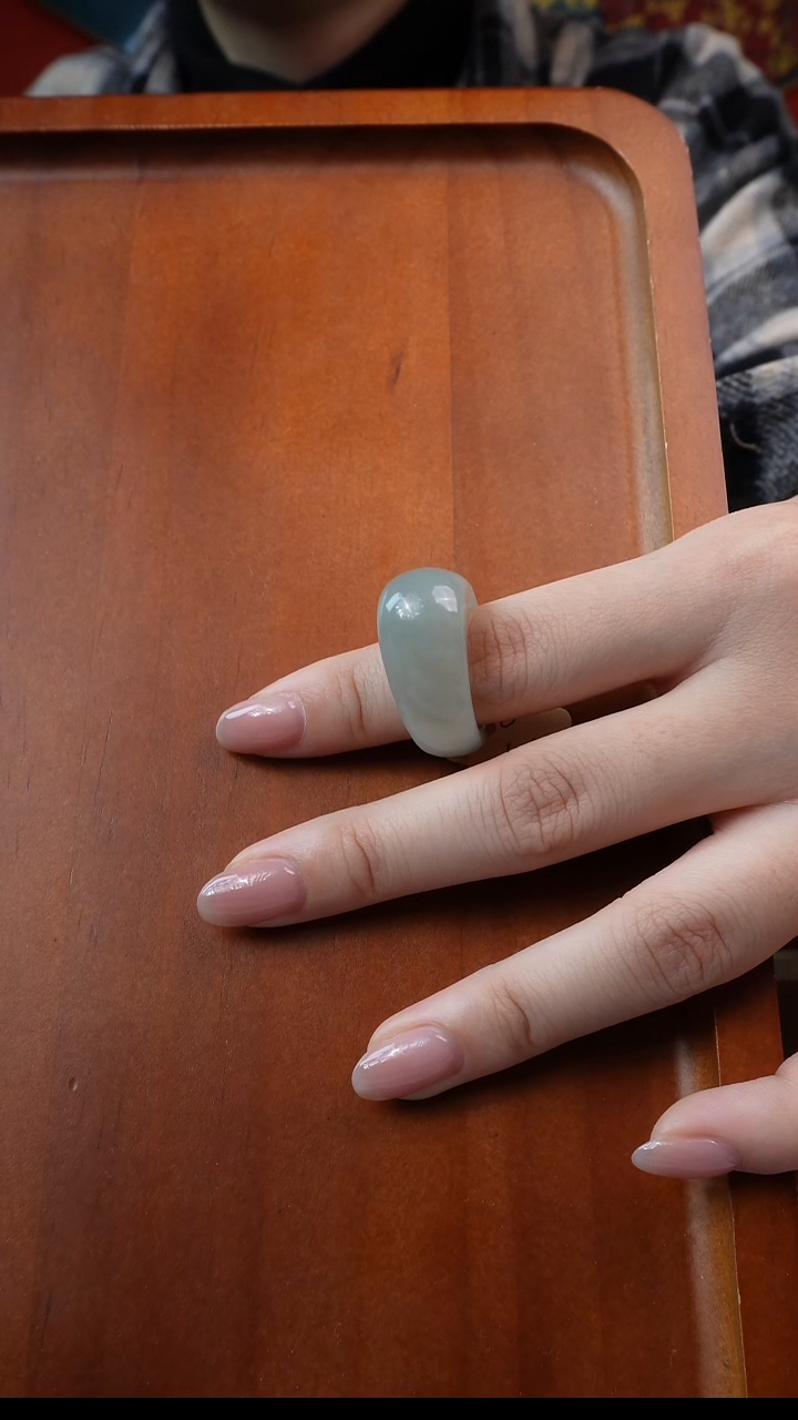 未镶嵌戒指和田玉L****?20