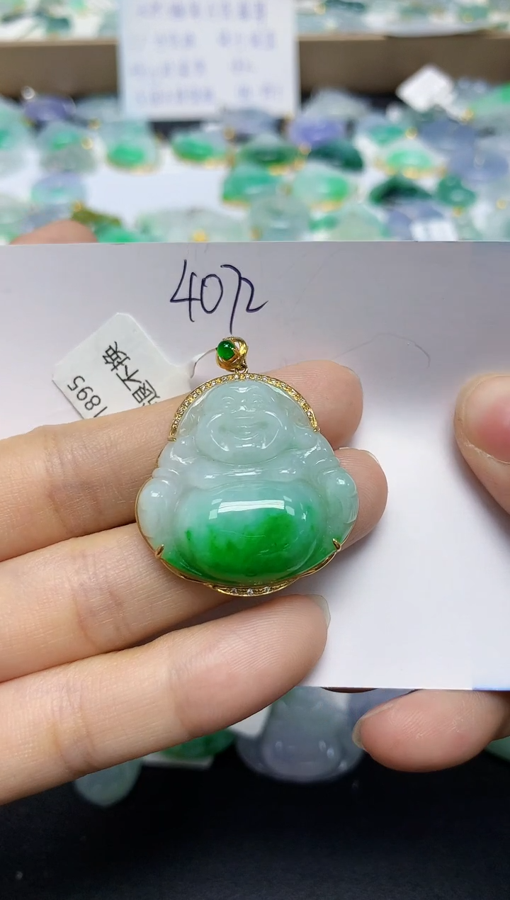 翡翠18K金镶嵌颈饰天然缅甸翡翠A货