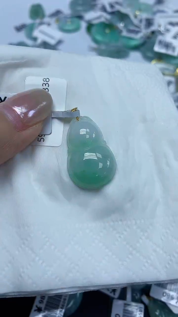 翡翠18K金镶嵌颈饰天然缅甸翡翠A货