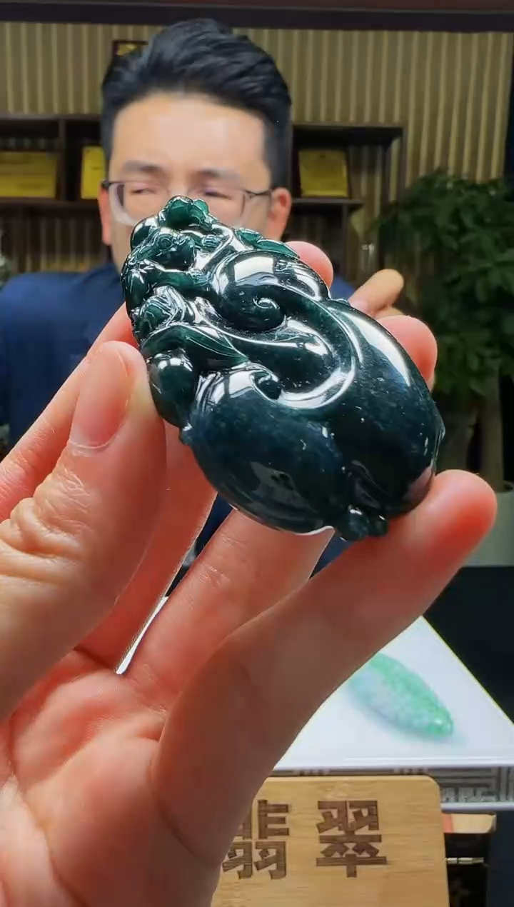 【闪购商品】定制翡翠未镶嵌Q02439翡翠毛货