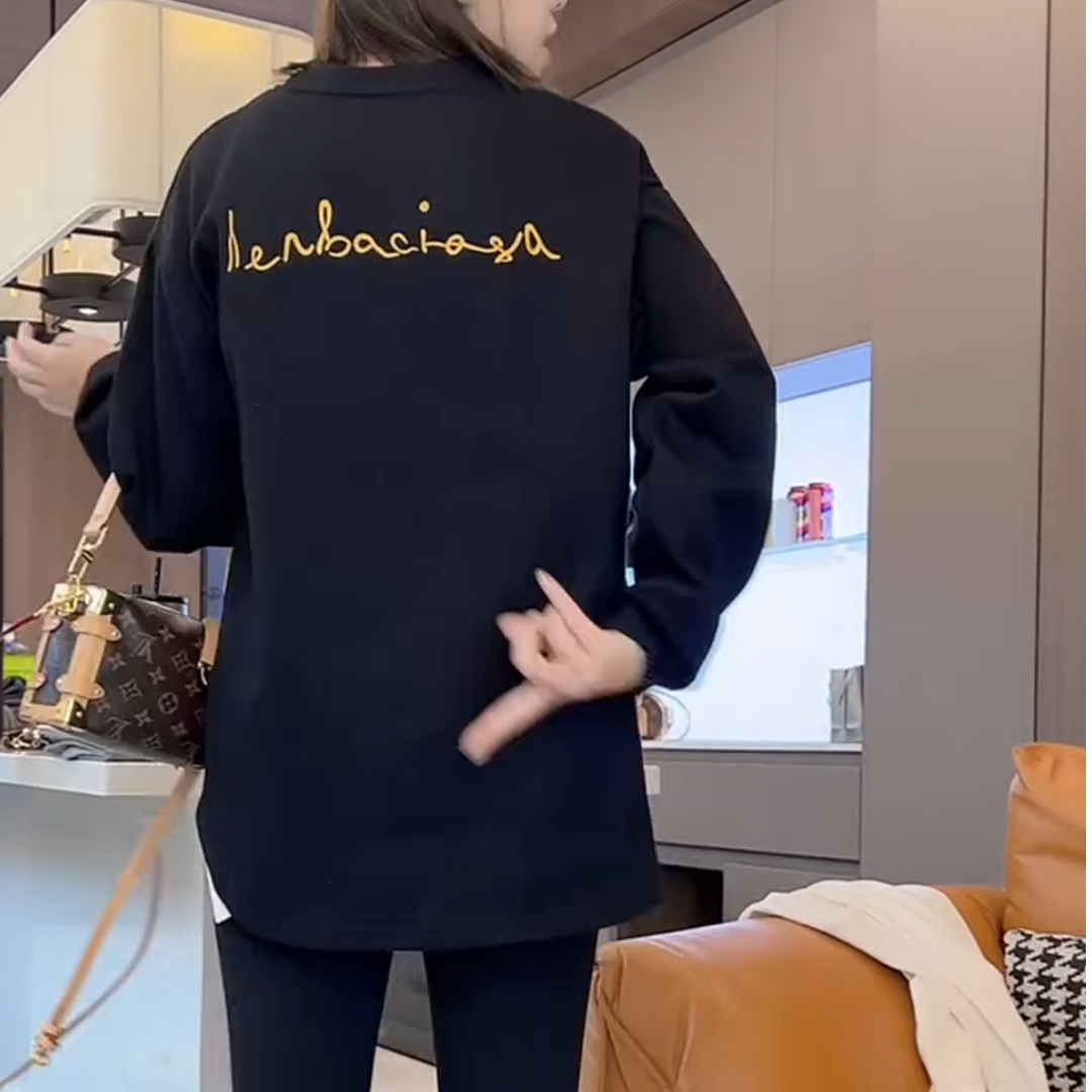 【芊莱】纯色打底短袖胸前刺绣爱心中长款保暖打底衫