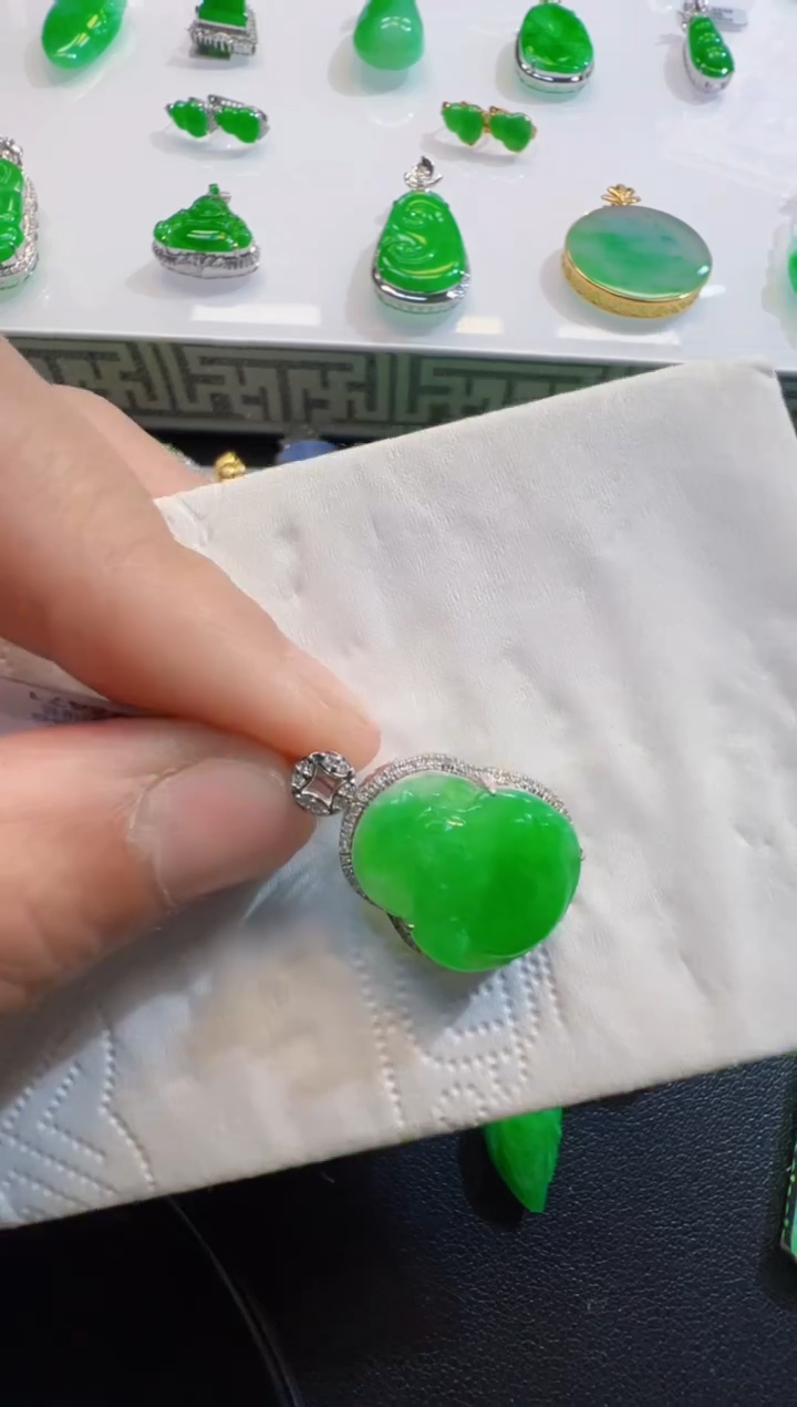 翡翠18K金镶嵌吊坠(不含链)财神爷