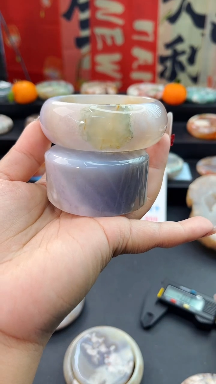 【闪购商品】石英质玉手镯未镶嵌赠送镯心（56圈口）无证书