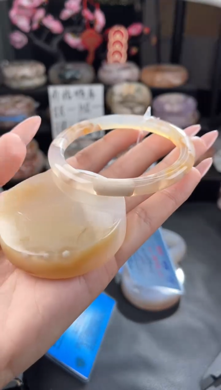 【闪购商品】石英质玉手镯未镶嵌58