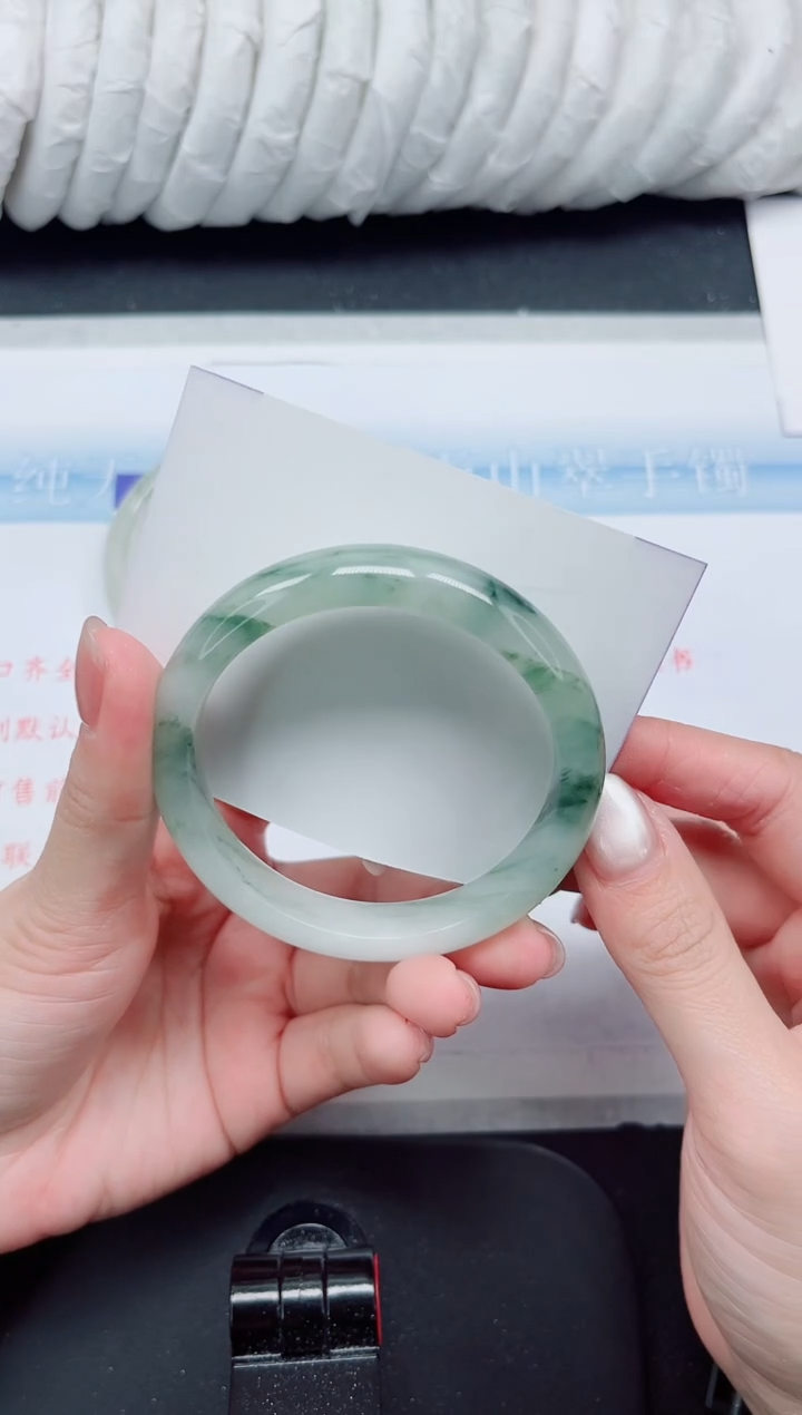 【闪购商品】石英质玉手镯未镶嵌395#56.6