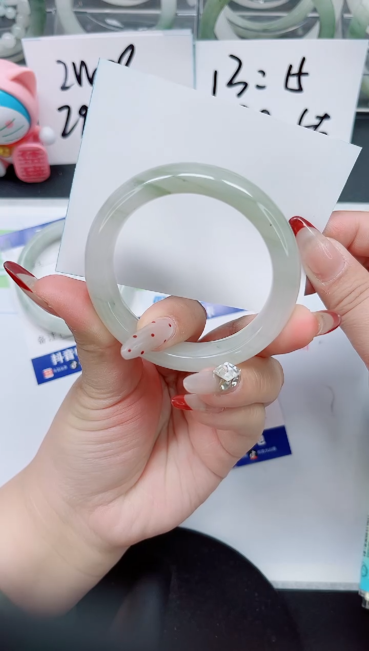 【闪购商品】石英质玉手镯合金a210