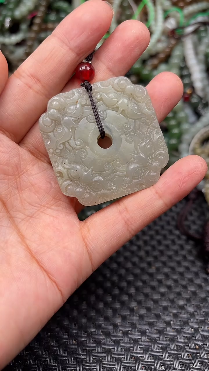 和田玉未镶嵌颈饰1
