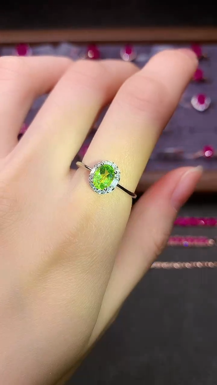 【闪购商品】橄榄石戒指银S925镶嵌.......