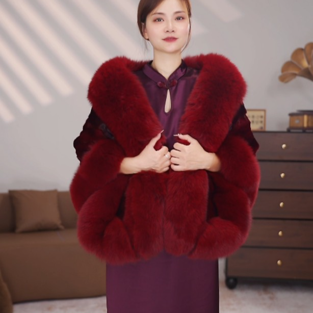 新款进口貂皮整貂披肩大衣狐狸毛斗篷款时尚洋气旗袍马甲女款外套