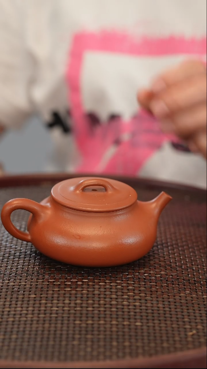 茶壶紫砂全手工 大红袍泥料 平盖石瓢壶型 180cc