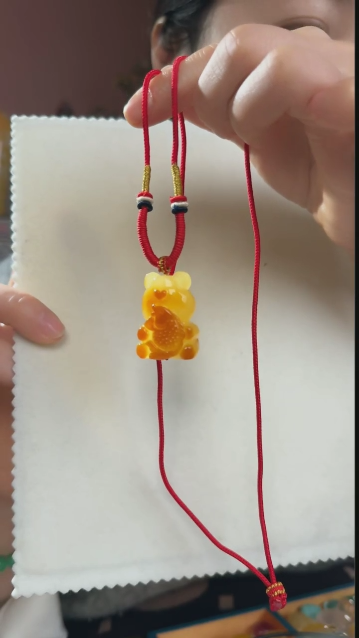 【闪购商品】蜜蜡吊坠(不含链)未镶嵌天然蜜蜡吊坠送编绳