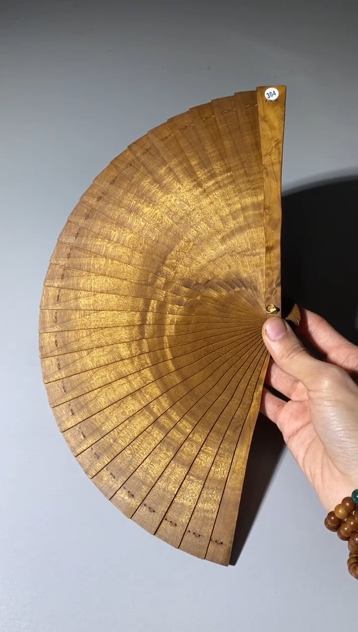 【闪购商品】金丝楠木雕304号18cm精品金丝楠扇子