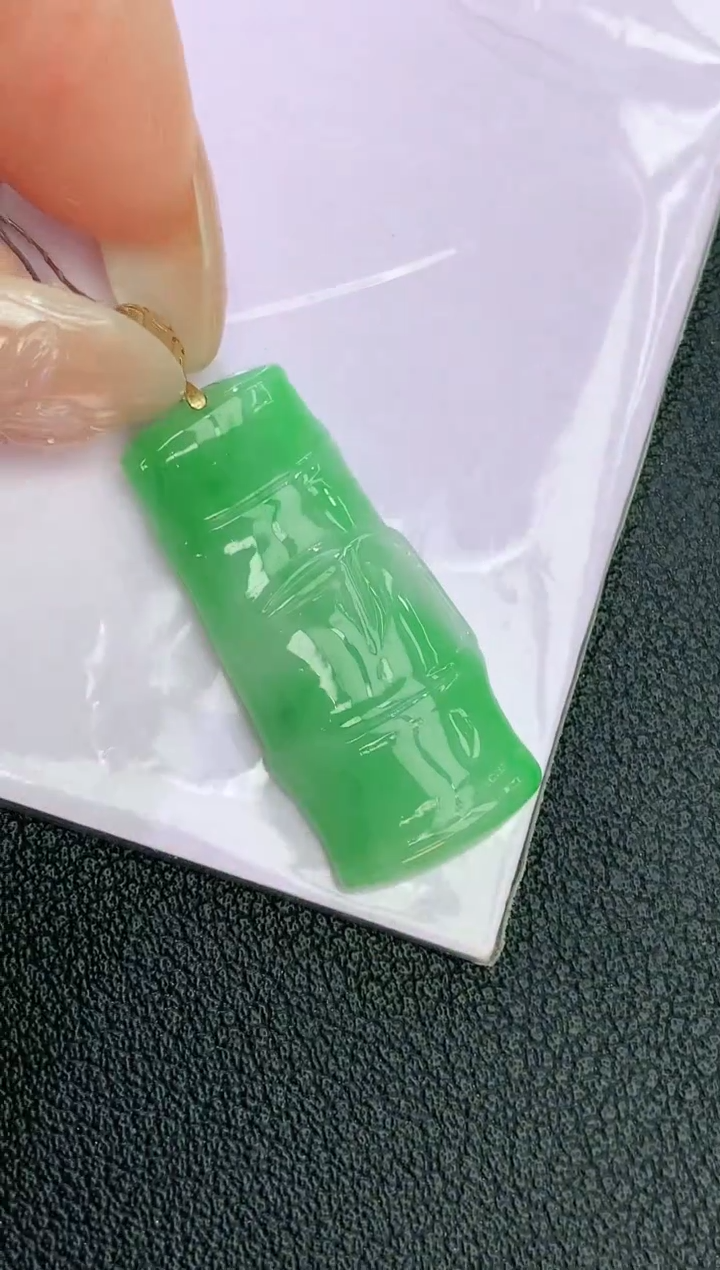 颈饰18K金镶嵌翡翠赠礼盒证书 麦麦