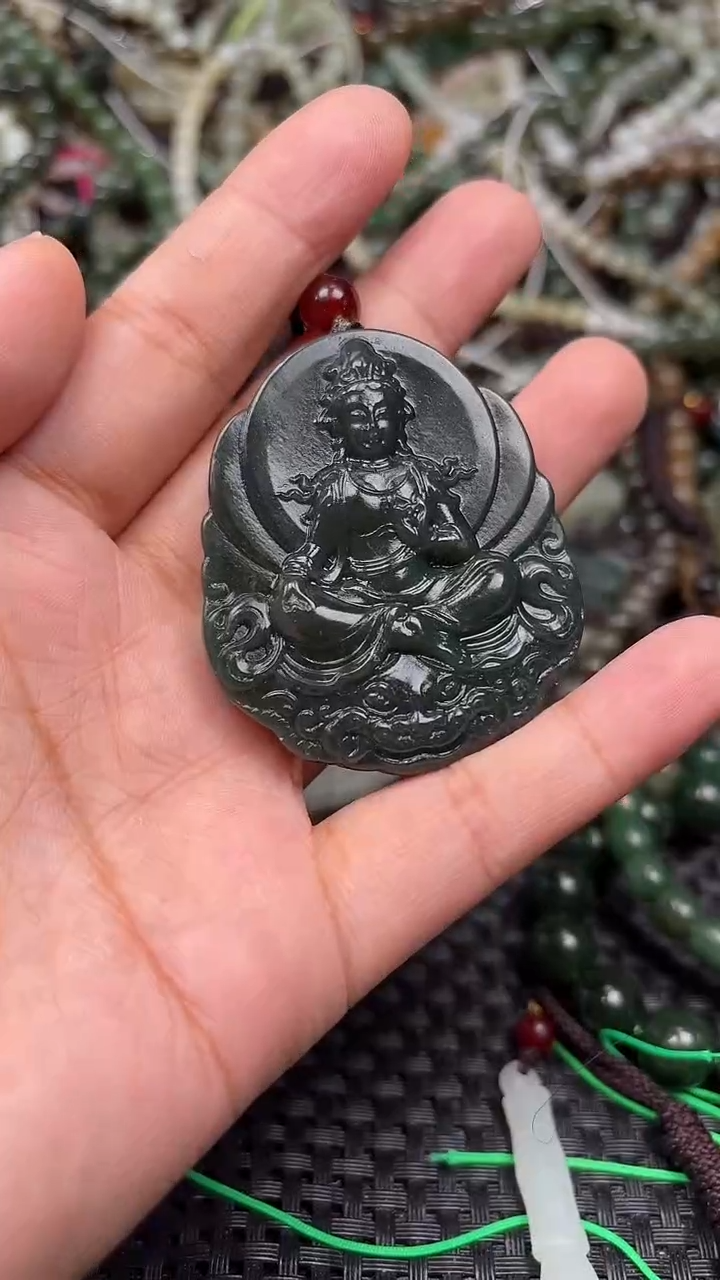颈饰未镶嵌和田玉1