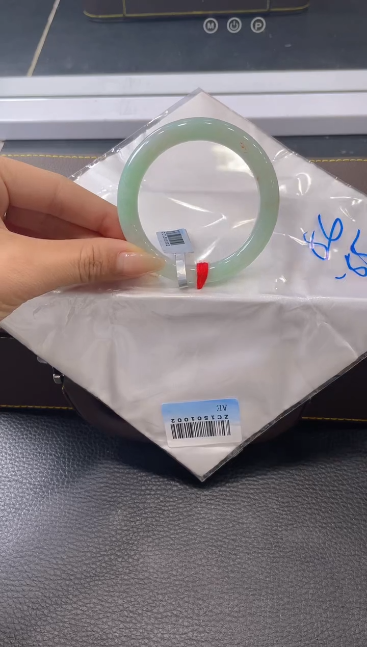 【闪购商品】翡翠手镯未镶嵌手镯