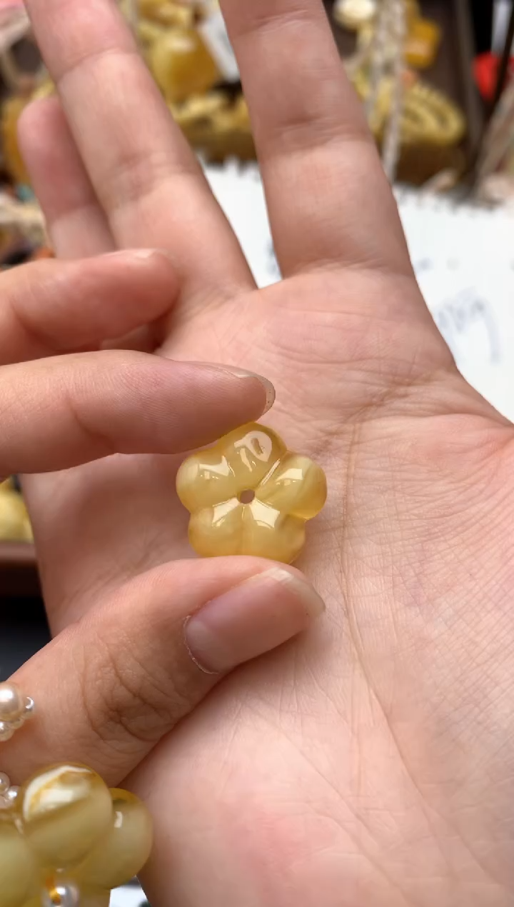 【闪购商品】未镶嵌琥珀珠宝奇石067琥珀蜜蜡花粉有纹小坑介意勿拍