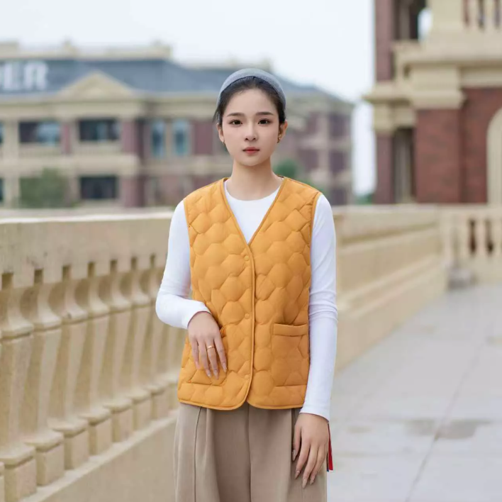 【星儿专属】坦博尔短款轻薄舒适保暖冬季女士羽绒马甲TD236012