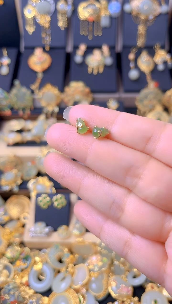 颈饰银S925镀金镶嵌和田玉葫芦耳钉