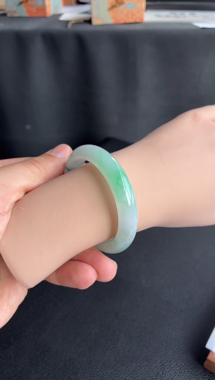 未镶嵌手镯翡翠34号50.5*10.9*8.1正圈