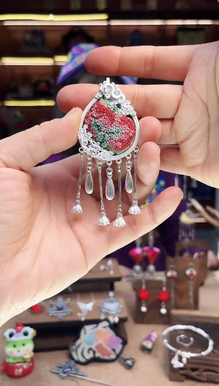 【闪购商品】织绣1813黔东南苗族刺绣