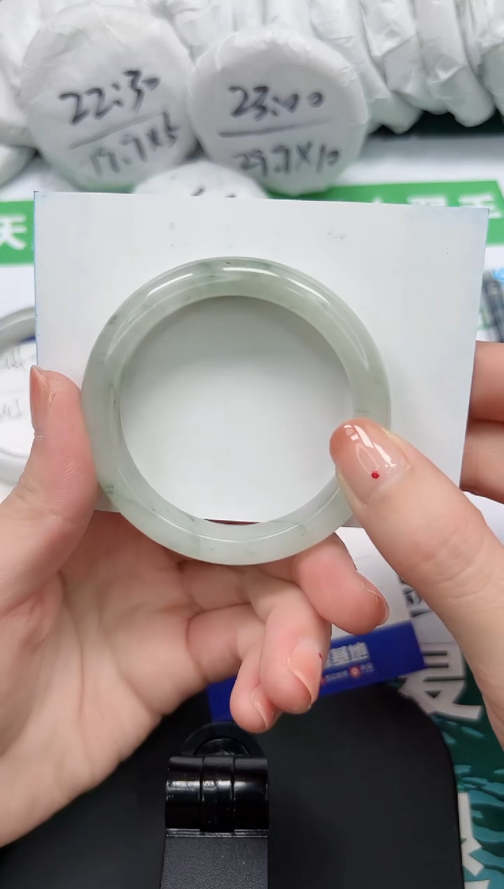 【闪购商品】石英质玉手镯未镶嵌K156-50