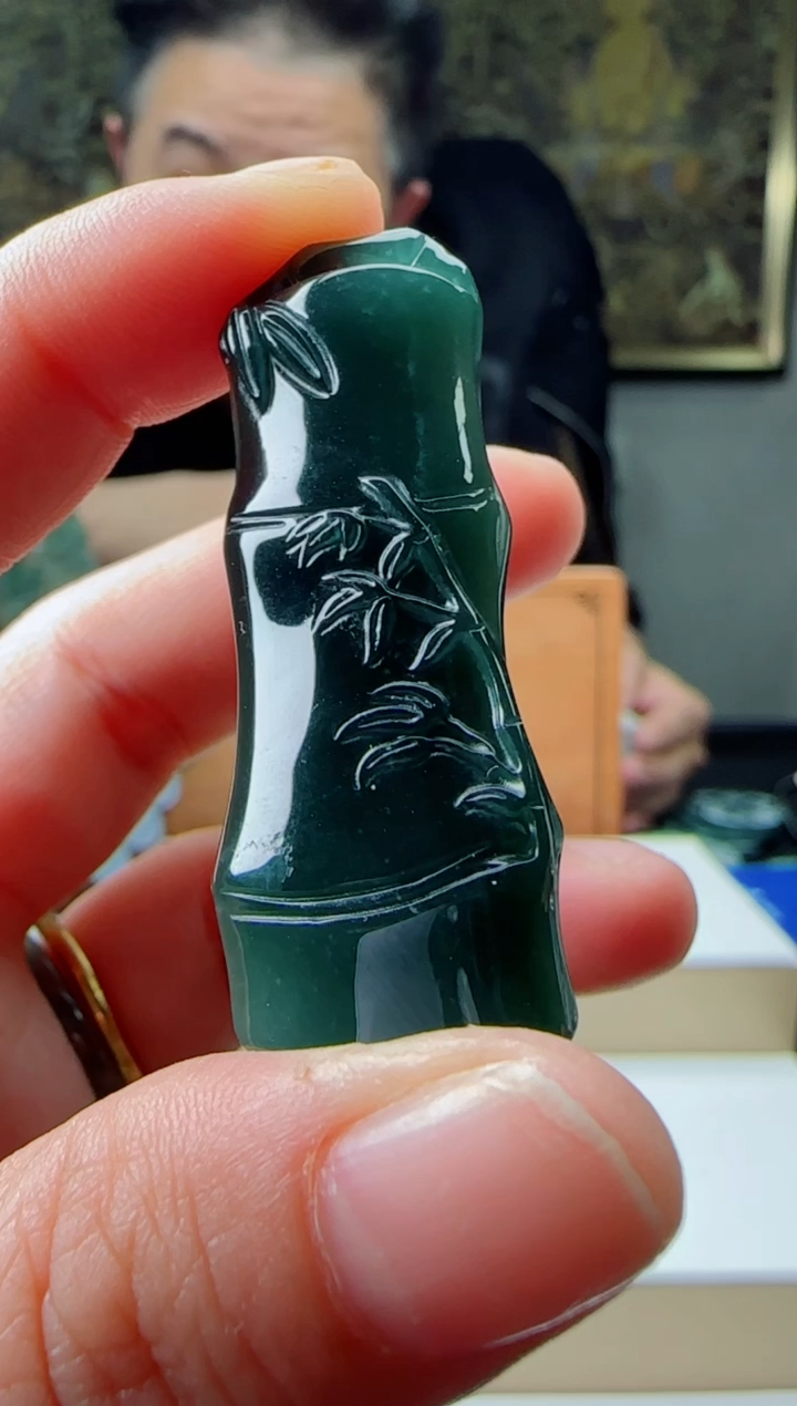 【闪购商品】翡翠颈饰未镶嵌1111111111