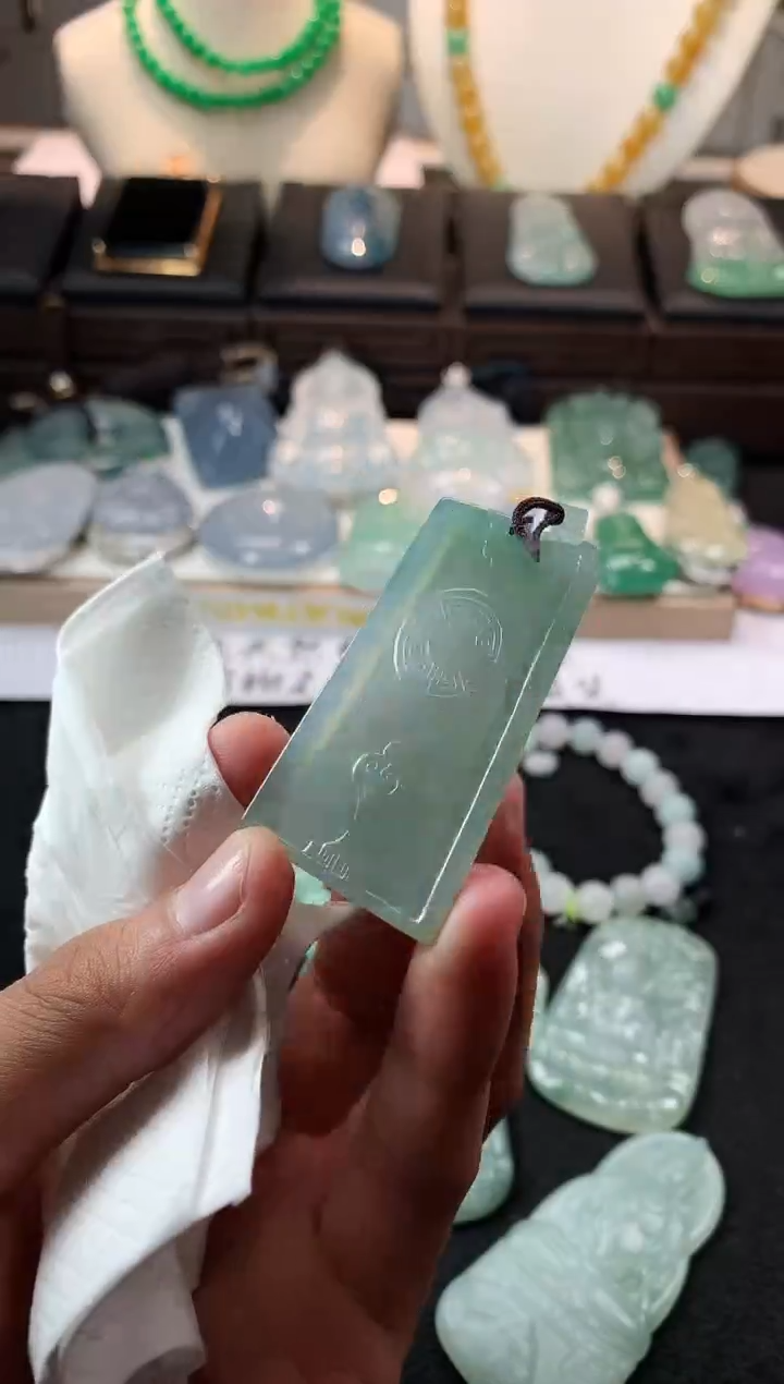 未镶嵌定制翡翠笨***飞  S毛货不退不换