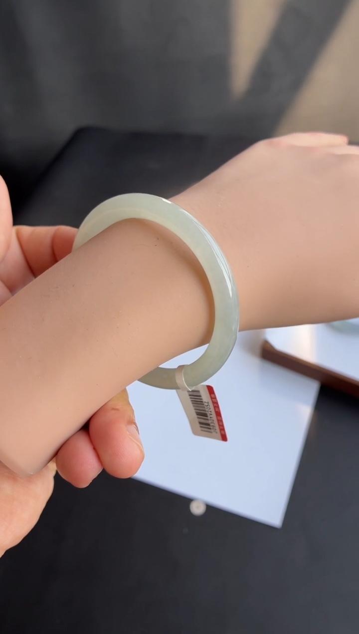 未镶嵌手镯翡翠9号52*7.5*7.5圆条