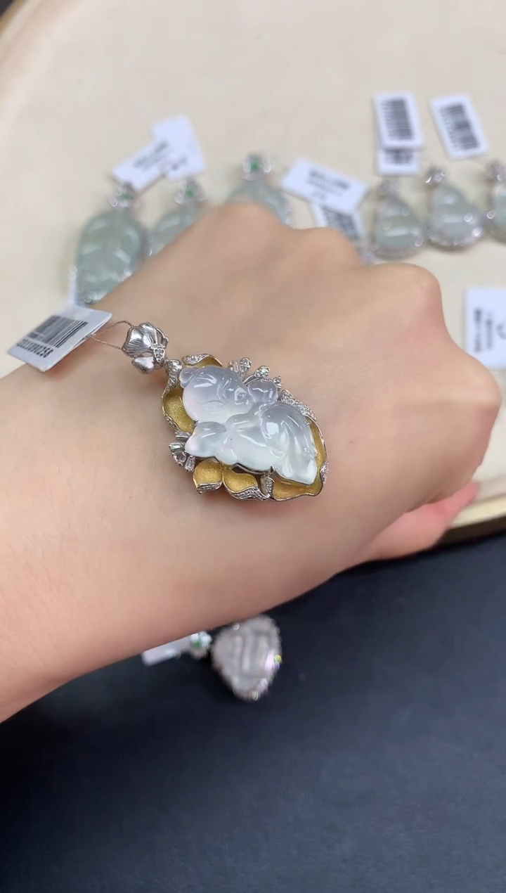 吊坠(不含链)18K金镶嵌翡翠爱**儿A103|12980