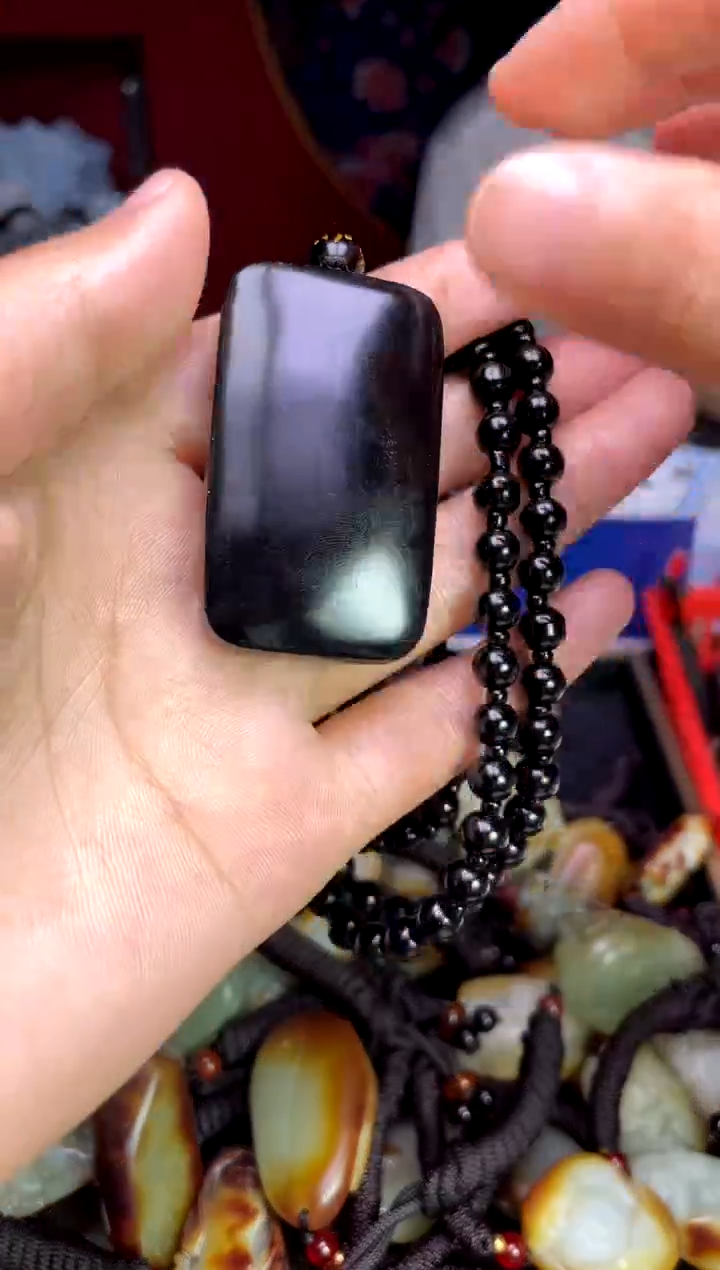 和田玉未镶嵌颈饰1