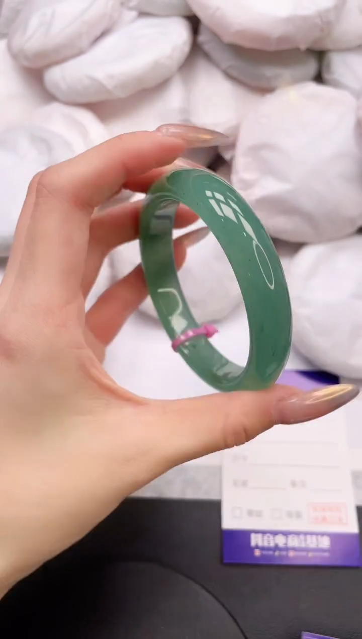 【闪购商品】石英质玉手镯未镶嵌1K635-60