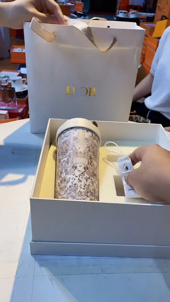 杯鸿辉家品牌瓷器，京东包邮！