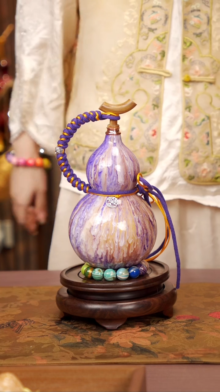 151易林漂漆酒葫芦------158