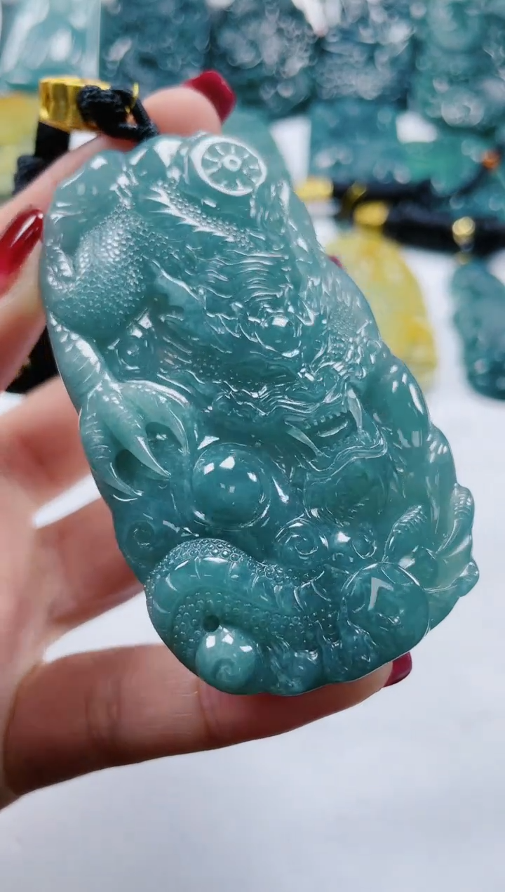 【闪购商品】翡翠颈饰未镶嵌             